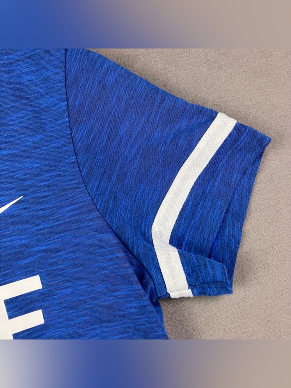 Nike Duke Blue Devils Women’s Shirt Size M Short Sleeve V Neck Blue & White - Picture 7 of 12